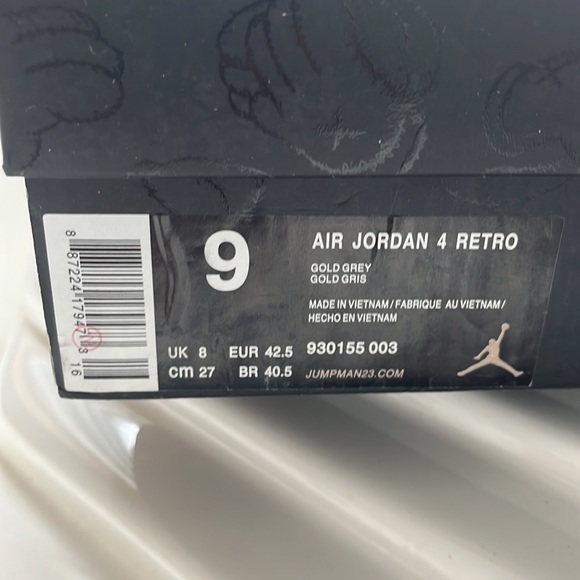 Kaws Jordan 4 retro taille 9 de couleur grise disponible - Picture 12 of 12
